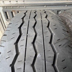 バリ山　BRIDGESTONE ブリヂストン　ブリジストン　ECOPIA RD613 195/80R15 107/105N LT 夏タイヤ　2021年製　15インチの画像