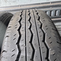 バリ山　BRIDGESTONE ブリヂストン　ブリジストン　ECOPIA RD613 195/80R15 107/105N LT 夏タイヤ　2021年製　15インチの画像