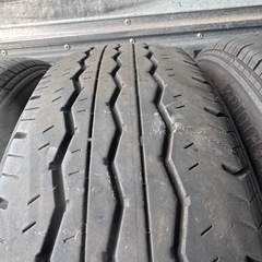 バリ山　BRIDGESTONE ブリヂストン　ブリジストン　ECOPIA RD613 195/80R15 107/105N LT 夏タイヤ　2021年製　15インチの画像