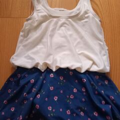 120サイズ水着★BENETTON★海で着用したため、砂がついていますの画像