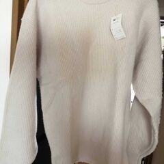 新品　Mサイズのセーターの画像
