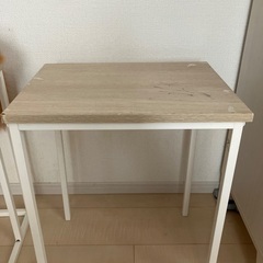 サイドテーブル
