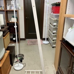 O2505-467 木製 ハンガーラック キズ 汚れありの画像
