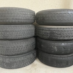 ハイエース用タイヤ8本（2本はジャンク）