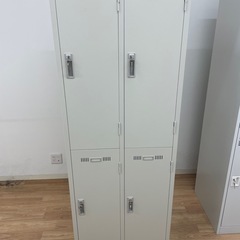 鍵付きロッカー(中古品)4人用