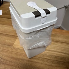 蓋付きゴミ箱(パッキン付)の画像