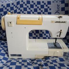 値下げしました！JAGUAR 　ミシンの画像