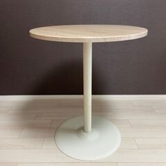テーブル　カフェテーブルの画像