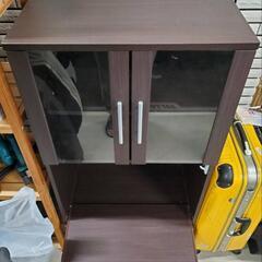 小型食器棚の画像