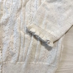 レース編みカーディガンの画像