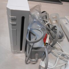 【配送出来ます】ニンテンドー Wii 本体（近くなら配送も可能です。宅配もお問合せ下さい）の画像