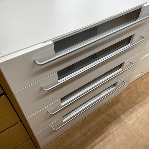 4段チェスト　ホワイト　8800円