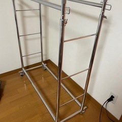【まま綺麗】スチールハンガーラック2列式、キャスター付き、高さ調節可