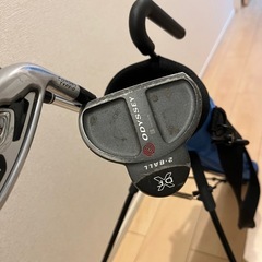 ゴルフ用品　ゴルフバッグ、クラブ数本の画像