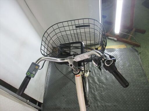 E305　★整備済み　中古電動自転車★ヤマハ　パスナチュラ【26インチ　白　　12.3Ah】