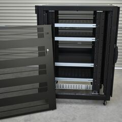 ≪zyt2153ジ≫ 河村電器産業 25U サーバーラック キャスター仕様 ITS 25-1012WB 鍵付き ブラック 幅70cm 奥行100cm 中古機器/宮城県仙台市 70508-11 の画像