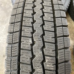 ハイエース用スタッドレスタイヤ、スチールホイール4本セットの画像