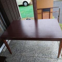 ダイニングテーブル　テーブルの画像