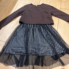子供服　女子150cm 冬物ワンピの画像