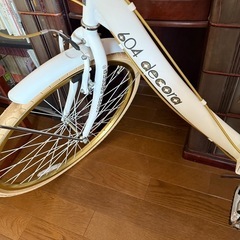 604 DECORA 折り畳み自転車 26インチ(マット＆クリアホワイト×ゴールド)の画像