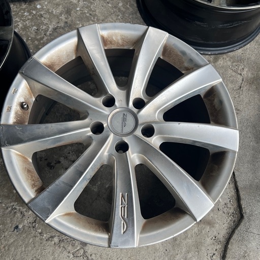 今日明日限定。18インチホイール