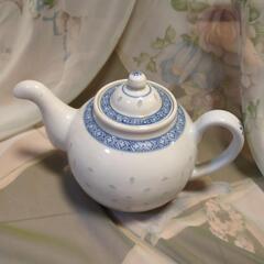 中国セット　餃子皿セットと茶碗、ポットと茶器、蓋付きマグカップの画像