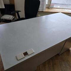 決まりました スチールオフィスデスク 椅子付きの画像