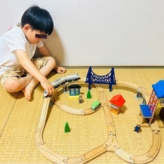 乗り物遊び（木目レール
）の画像