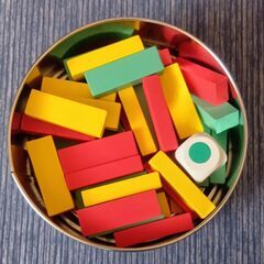 小さな木製ブロックのセット