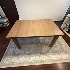 IKEAのダイニングテーブル