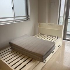 シングルベッド　白色