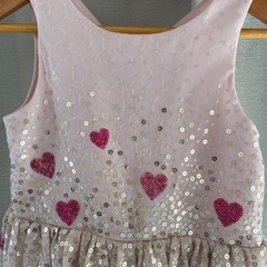 H&M ピンクドレス　120　ハート型スパンコールの画像