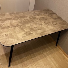 【値下げ中】石目調 大理石風 ダイニングテーブルの画像