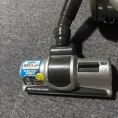 アイリスオーヤマ製コード付きサイクロン掃除機の画像