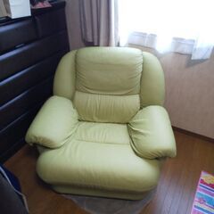 革張り1人用ソファー回転式　黄緑