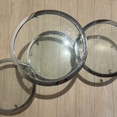 ガラステーブルの画像