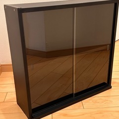 ガラス付き棚