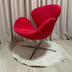 スワンチェア（アルネ•ヤコブセン）のリプロダクトの画像