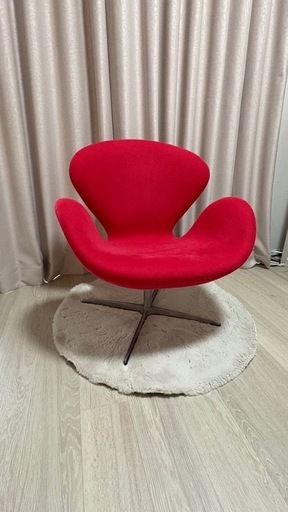 スワンチェア（アルネ•ヤコブセン）のリプロダクト