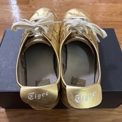 オニツカタイガー　スニーカーの画像