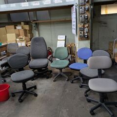 中古】椅子8個(何個でも引取可汚れ等の有無はさまざま