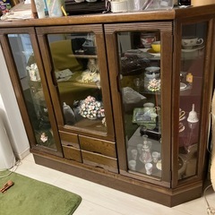 キャビネット　物入れ　ガラスケース　ウインドウケース