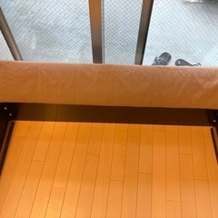 セミダブルベッドフレームの画像