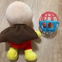 アンパンマンぬいぐるみ、オーボールのセットの画像