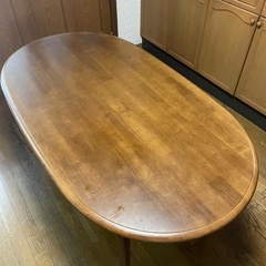 ダイニングテーブルの画像