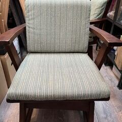 ３１日まで引き取り限定値下げ！【中古】座面低め　回転式ダイニングチェア　2脚セットの画像