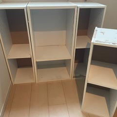 カラーボックス4個(
机にしていました)の画像