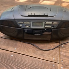 年代物のCDラジカセ