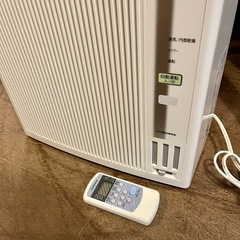 《売約済み》【武蔵小山店】 窓用エアコン　窓コン　ホワイト　リモコン　付き　2022年製　窓枠付き　美品　検）　エアコン　冷房　一人暮らし　単身　スポットクーラー　ウィンドウエアコン　窓クーラー　窓型エアコン　工事不要　取り付け簡単　賃貸対応　CWH-A1822の画像