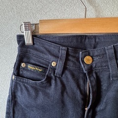 Lee×PeopleTree オーガニックコットン ブラックデニム XSの画像